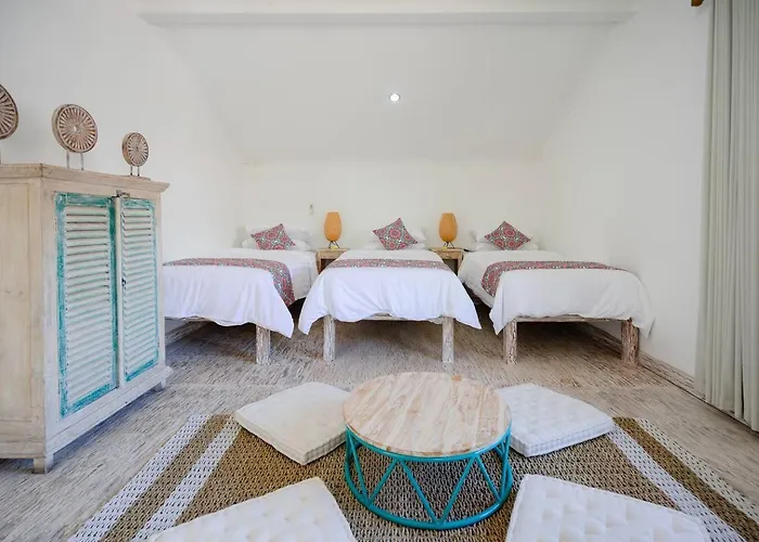 Villa Tropical House - Garlic Lane