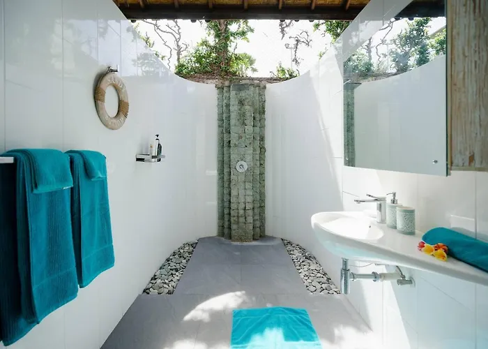 Tropical House - Garlic Lane Villa *