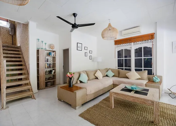 Tropical House - Garlic Lane Villa