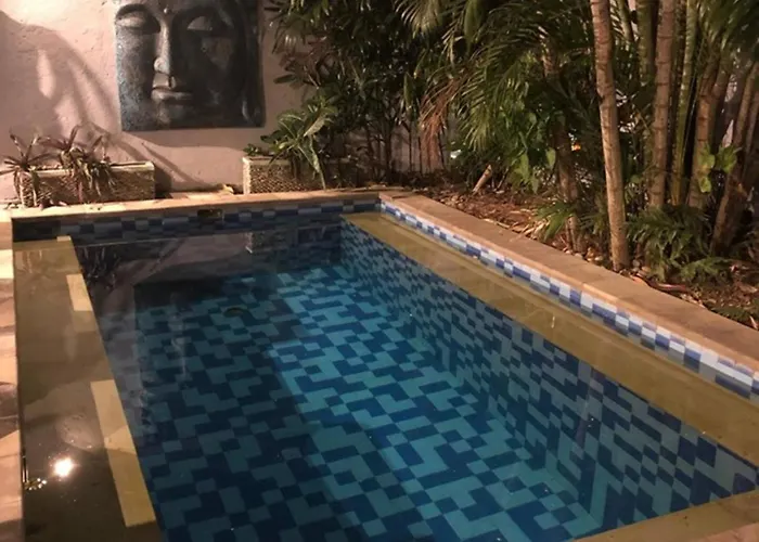 Villa Tropical House - Garlic Lane *