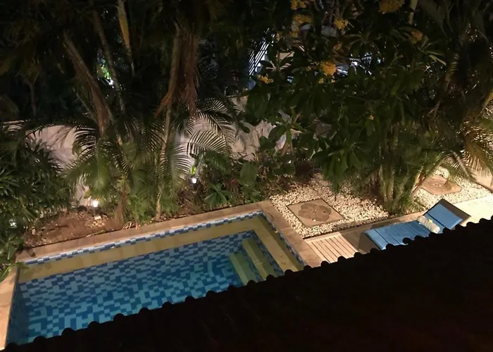 Tropical House - Garlic Lane *