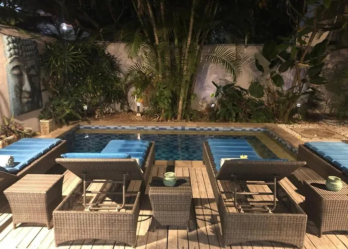Tropical House - Garlic Lane Villa