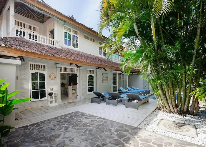 Tropical House - Garlic Lane Villa