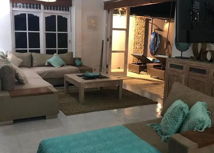 Villa Tropical House - Garlic Lane Legian (Bali)